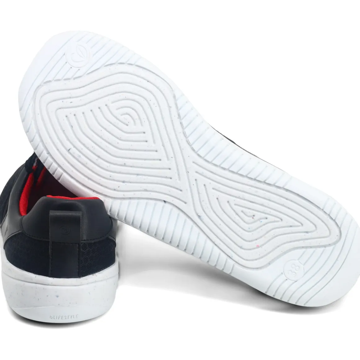 bLifestyle |a ~ Wüstenwind LowCut Sneaker Vegan ~ Schwarz