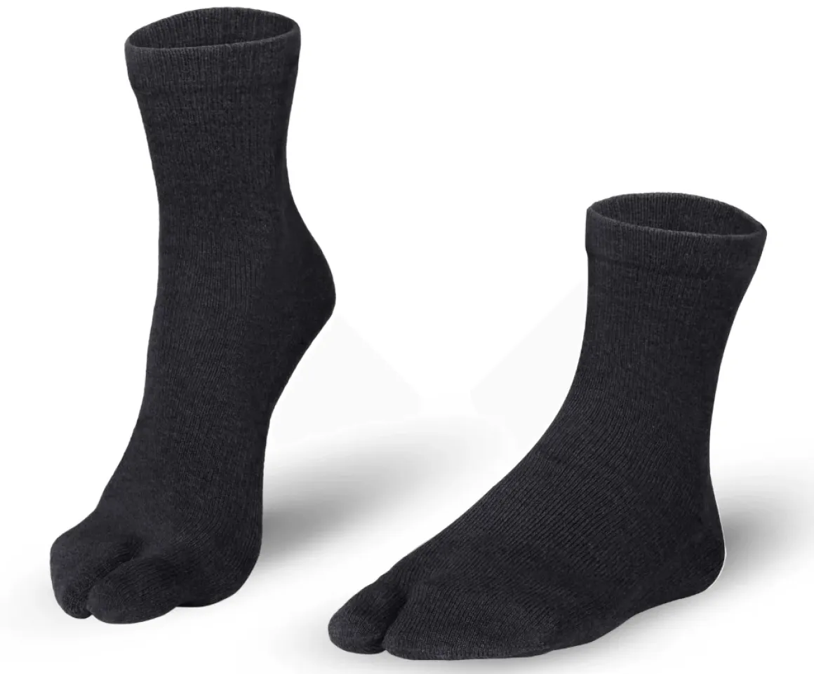 Knitido ~ Cotton & Merino Tabi Kurzsocke ~ Schwarz